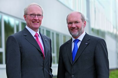 Wirtschaft + Unternehmen: Von der Klinge zum Greifer Wirtschaft + Unternehmen: Von der Klinge zum Greifer